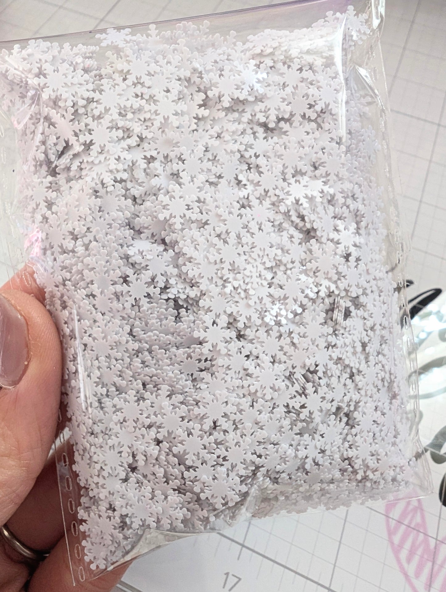 Snowflake Confetti