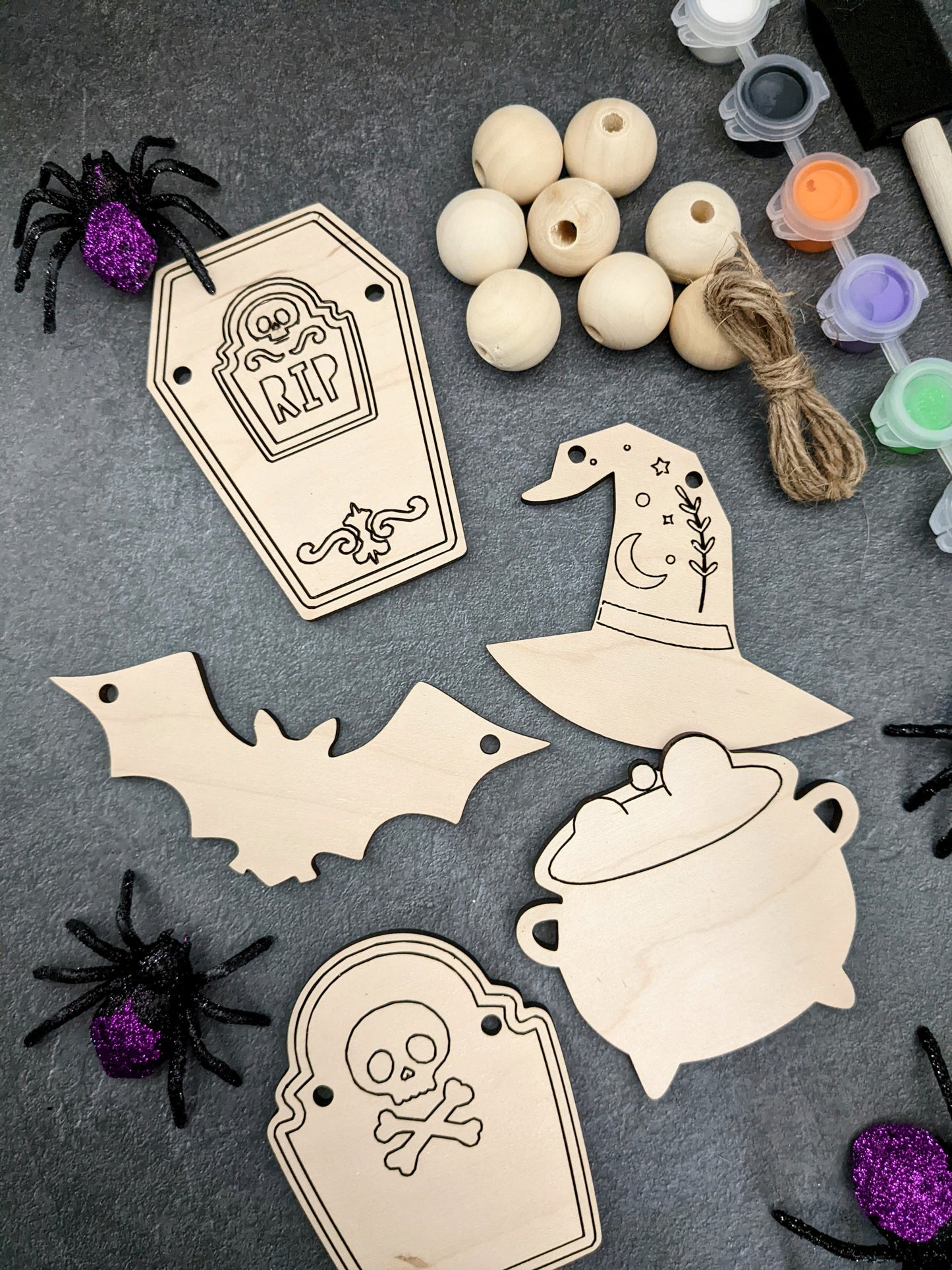 Hallows Night Garland DIY Paint Kit